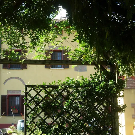 לינה וארוחת בוקר Il Pioppo E La Fonte 3*