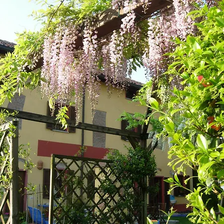 Il Pioppo E La Fonte Bed & Breakfast 3*
