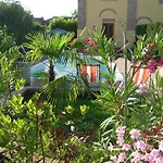 Il Pioppo E La Fonte לינה וארוחת בוקר Castello d'Agogna
