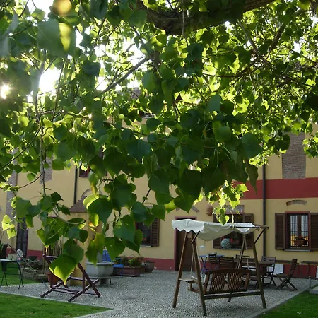 Il Pioppo E La Fonte Castello d'Agogna