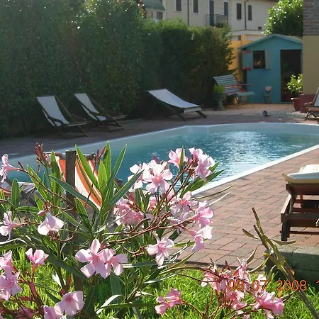 Il Pioppo E La Fonte Castello d'Agogna